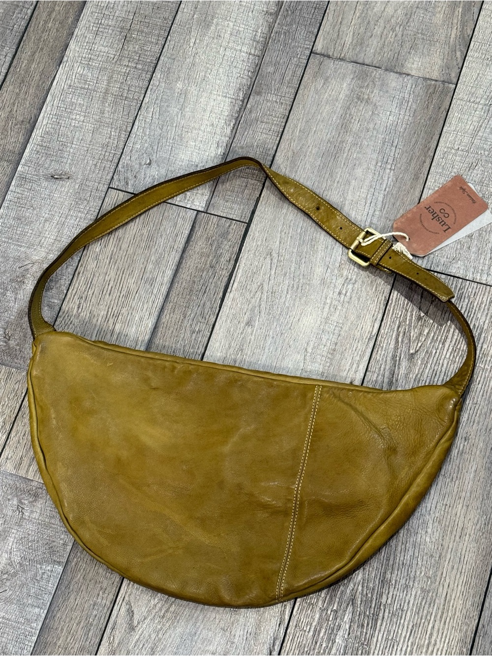 NEW! Lusher City Sling Bag - Picture 6 of 8